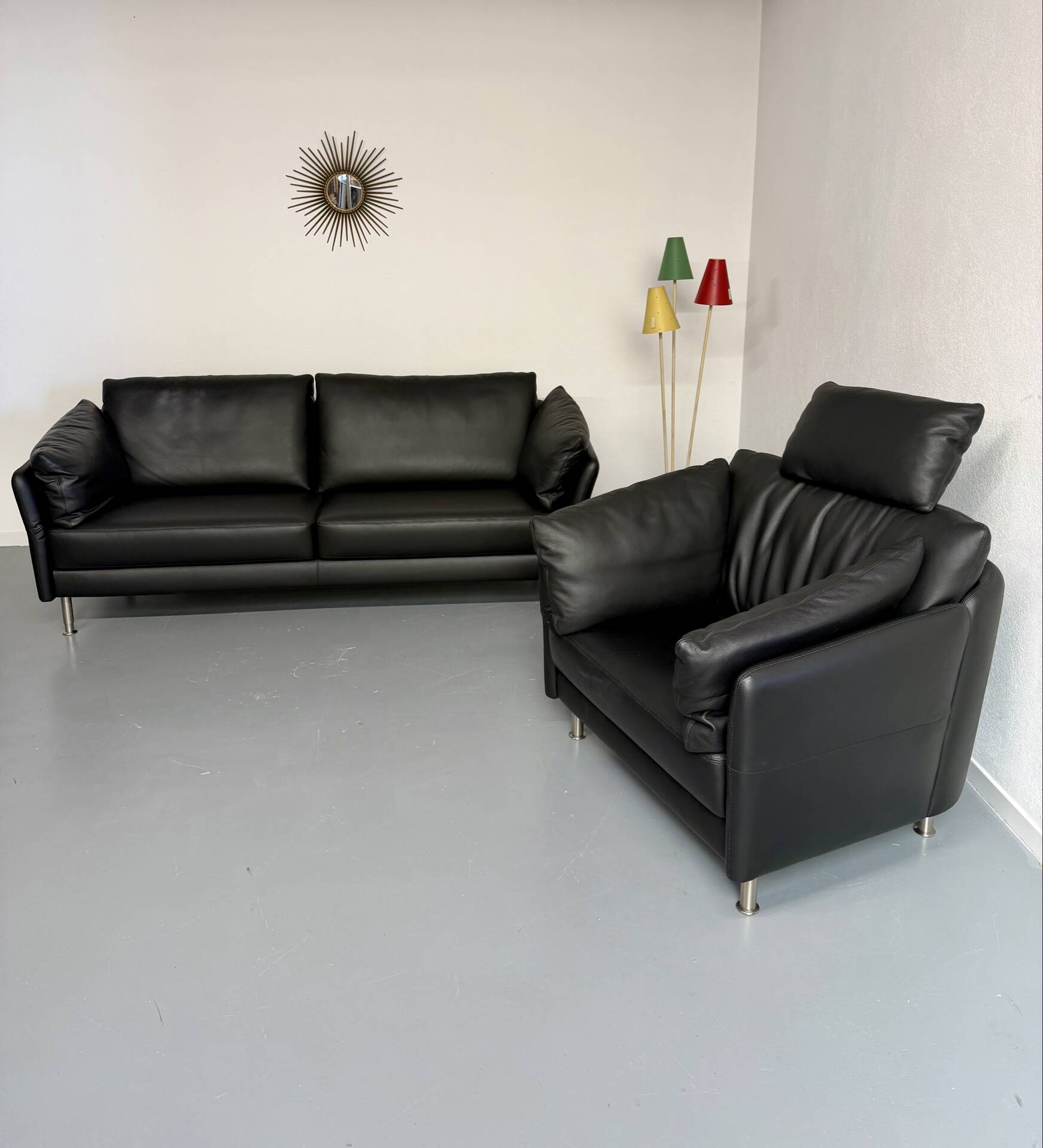 Fauteuil design contemporain Intertime I-Cielo en cuir noir