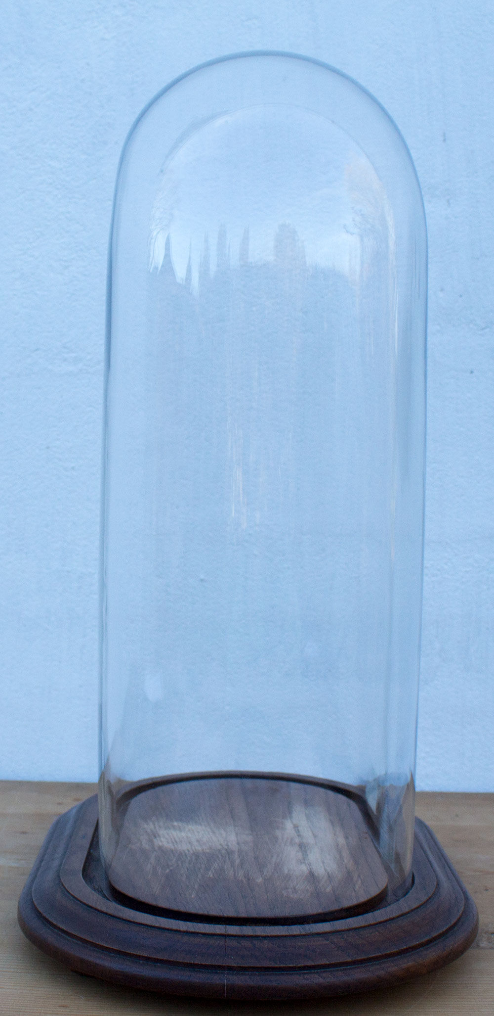 Antique oval glass globe 40.5 cm high