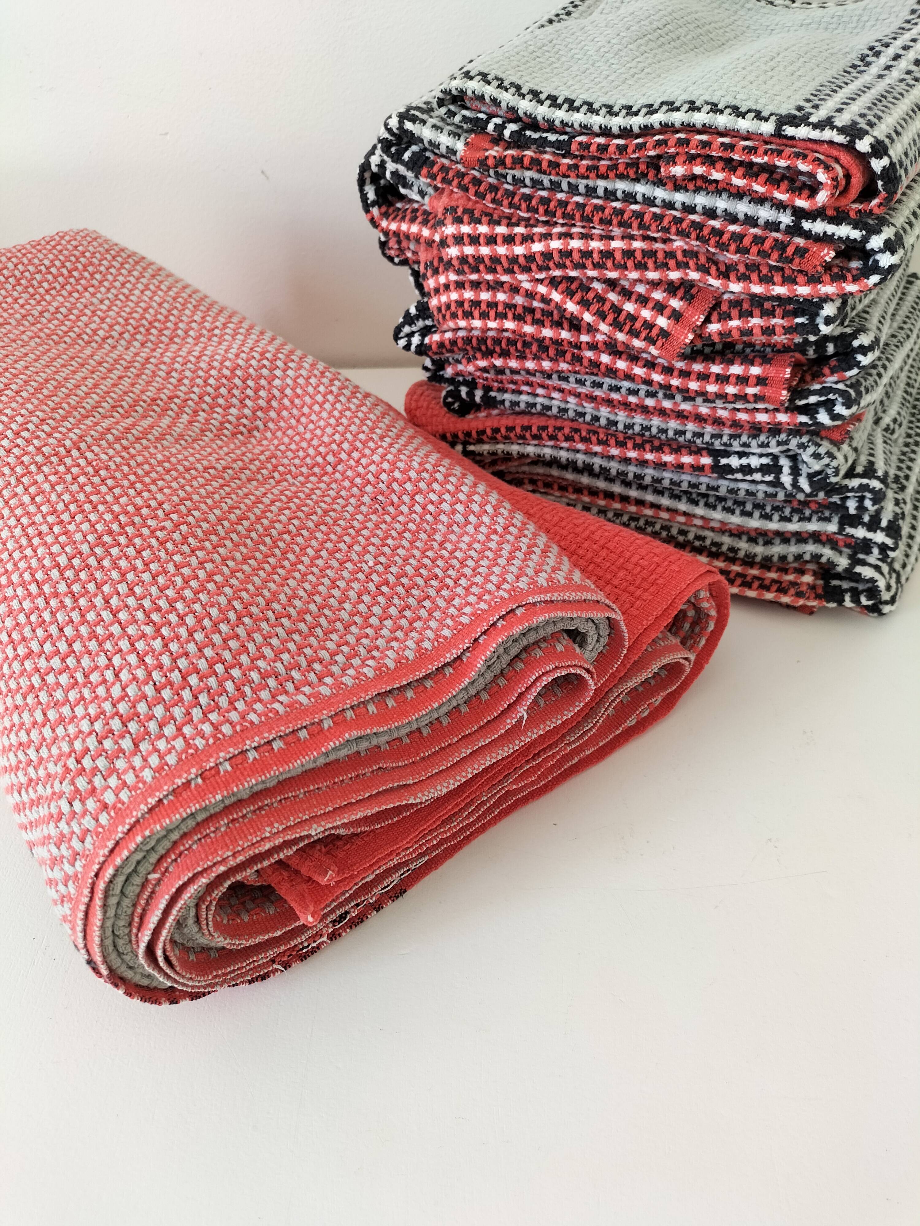 Coral and grey tablecloth and 12 napkins, retro Scandinavian style, 1960s