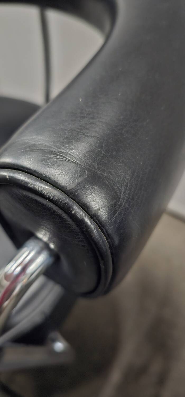 4 Cassina Lc7 Charlotte Perriand