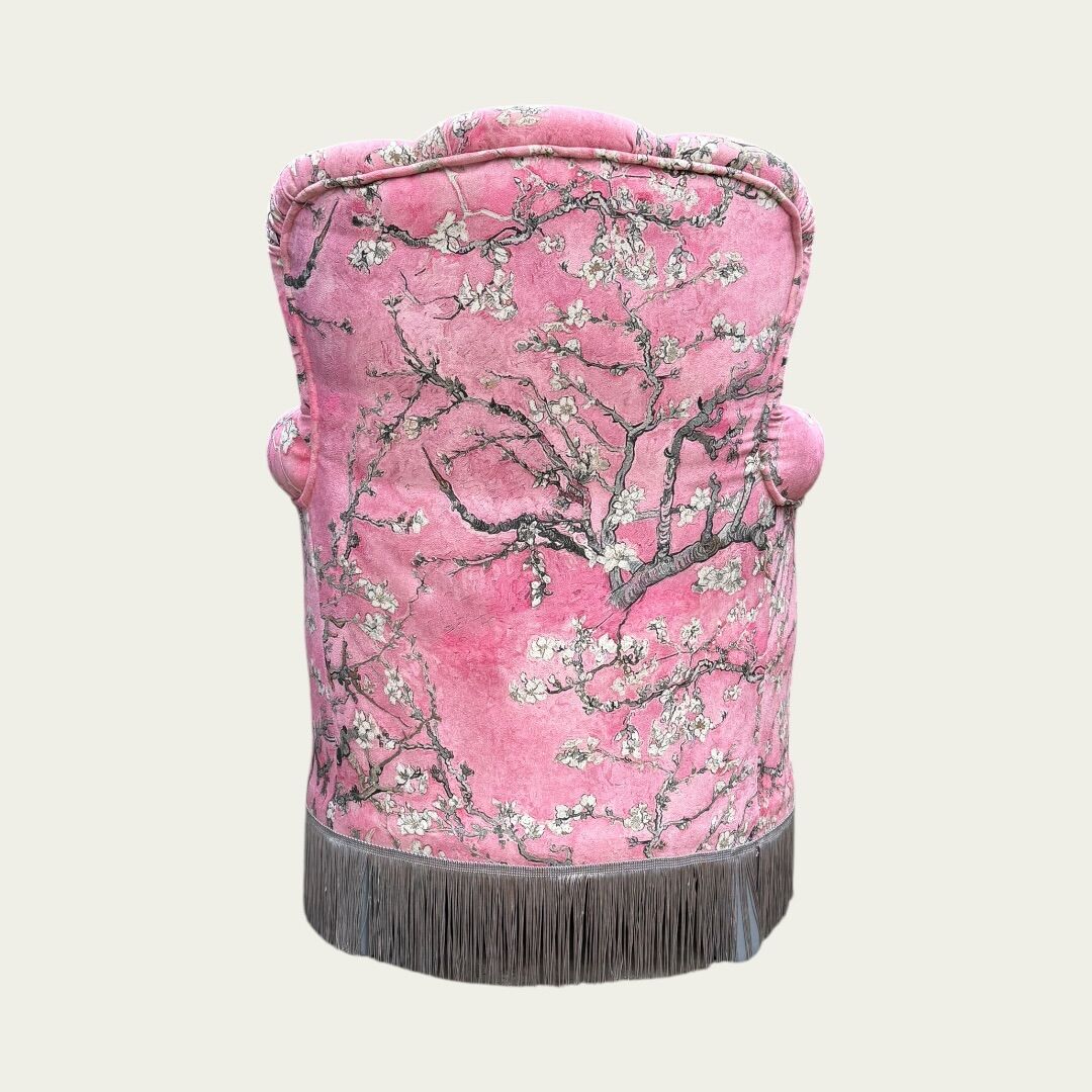 Vintage pink frog chair