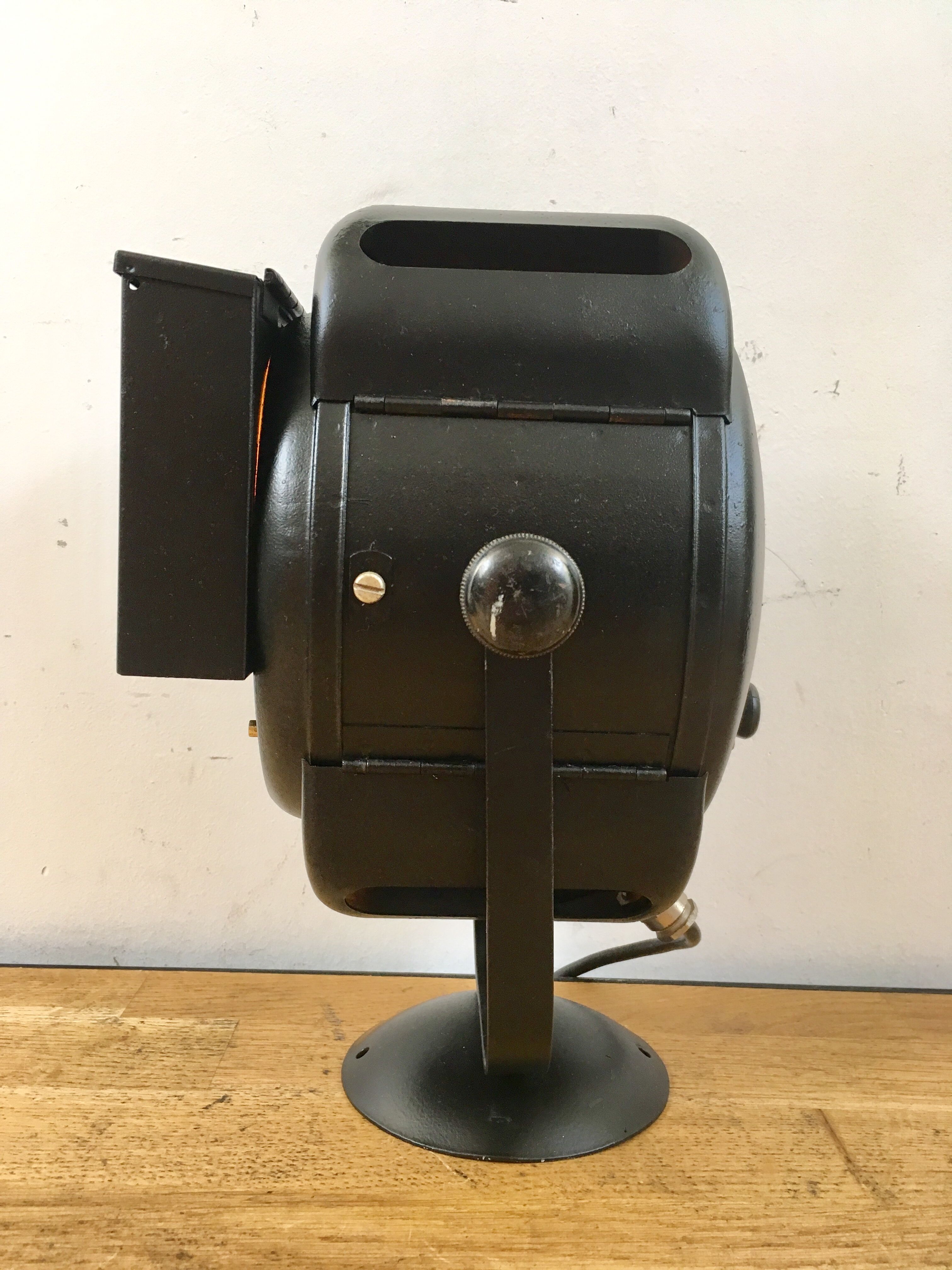 Vintage studio projector Cremer