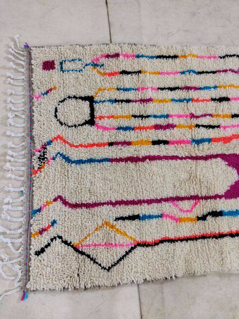 Handmade Moroccan Berber rug 136 X 102 CM