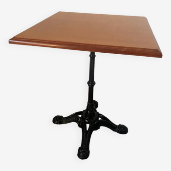 Table bistrot pied central en fonte 4 branches