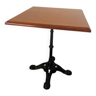 Table bistrot pied central en fonte 4 branches