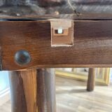 Table brutaliste