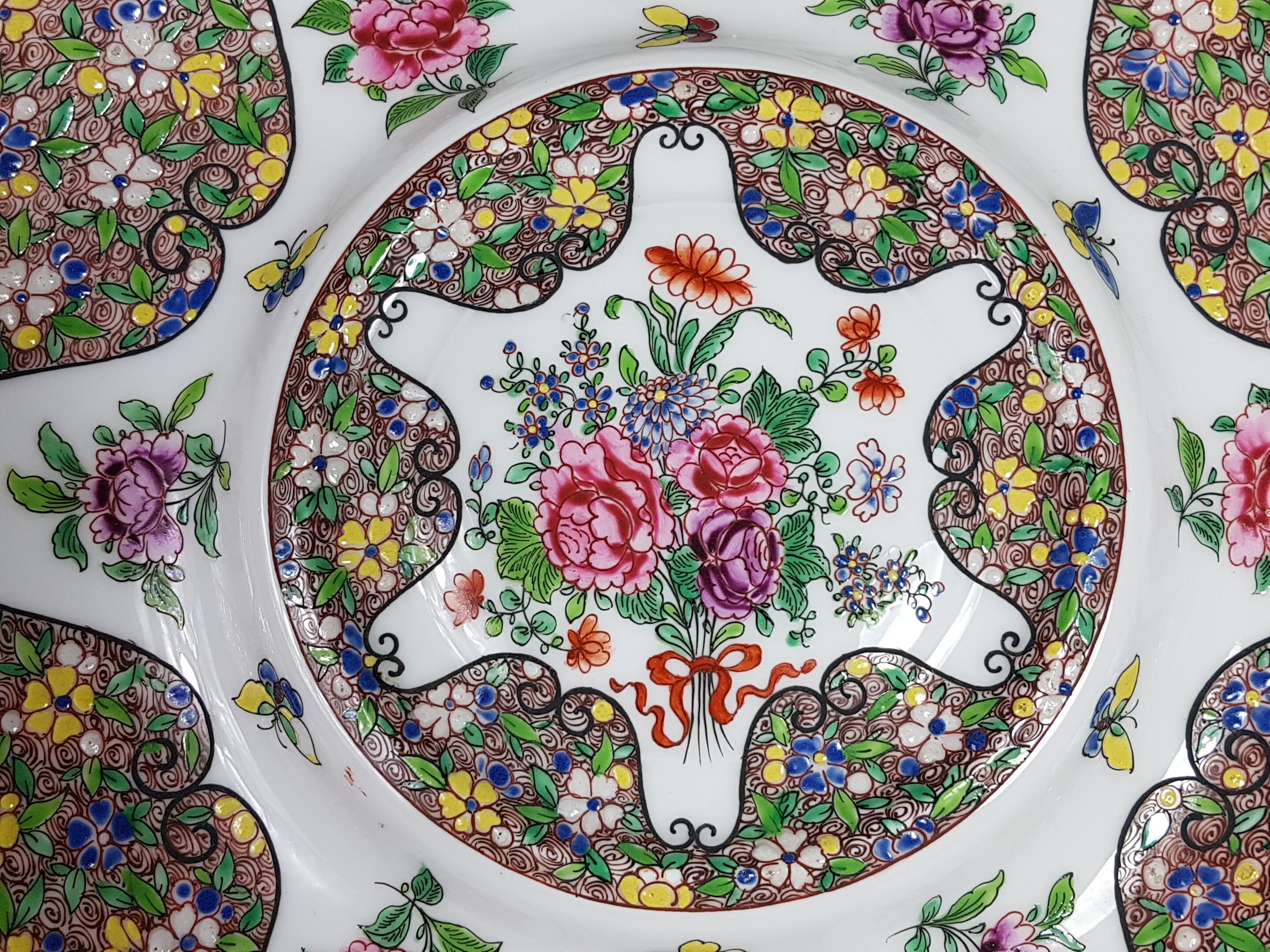 Old enamelled porcelain dish apocryphal brand of Sèvres