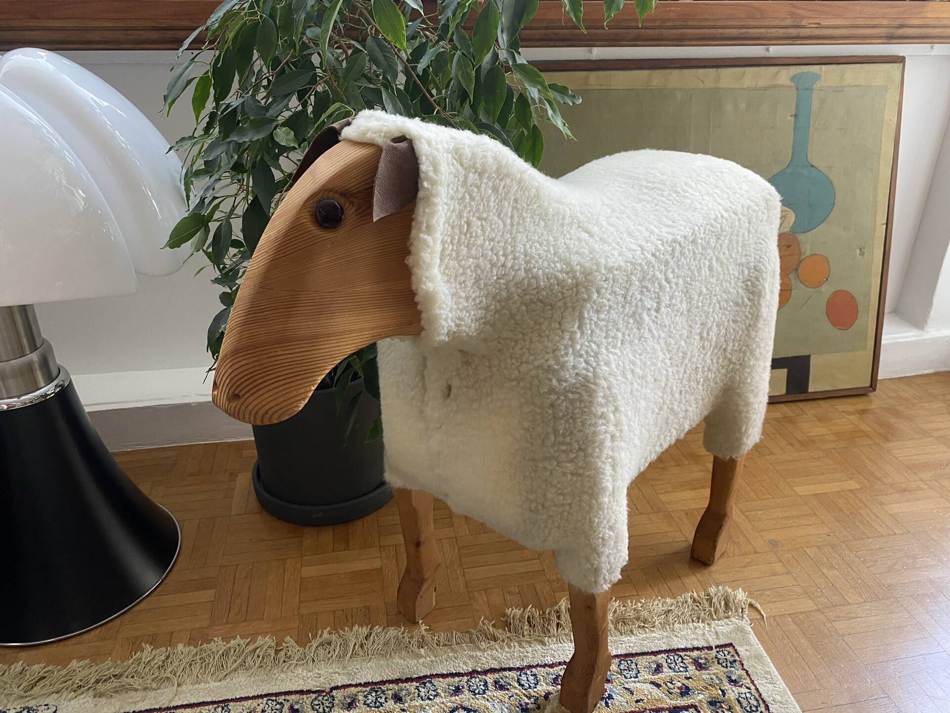 Mouton footrest hanns