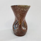 Accolay décor of face ceramic vase