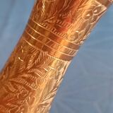 Chiseled brass vase with foliage decoration. Indian craftsmanship from the 19th century.