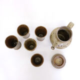 Sandstone teapot from La Borne and 5 cups signed Tiffoche, 1970s.