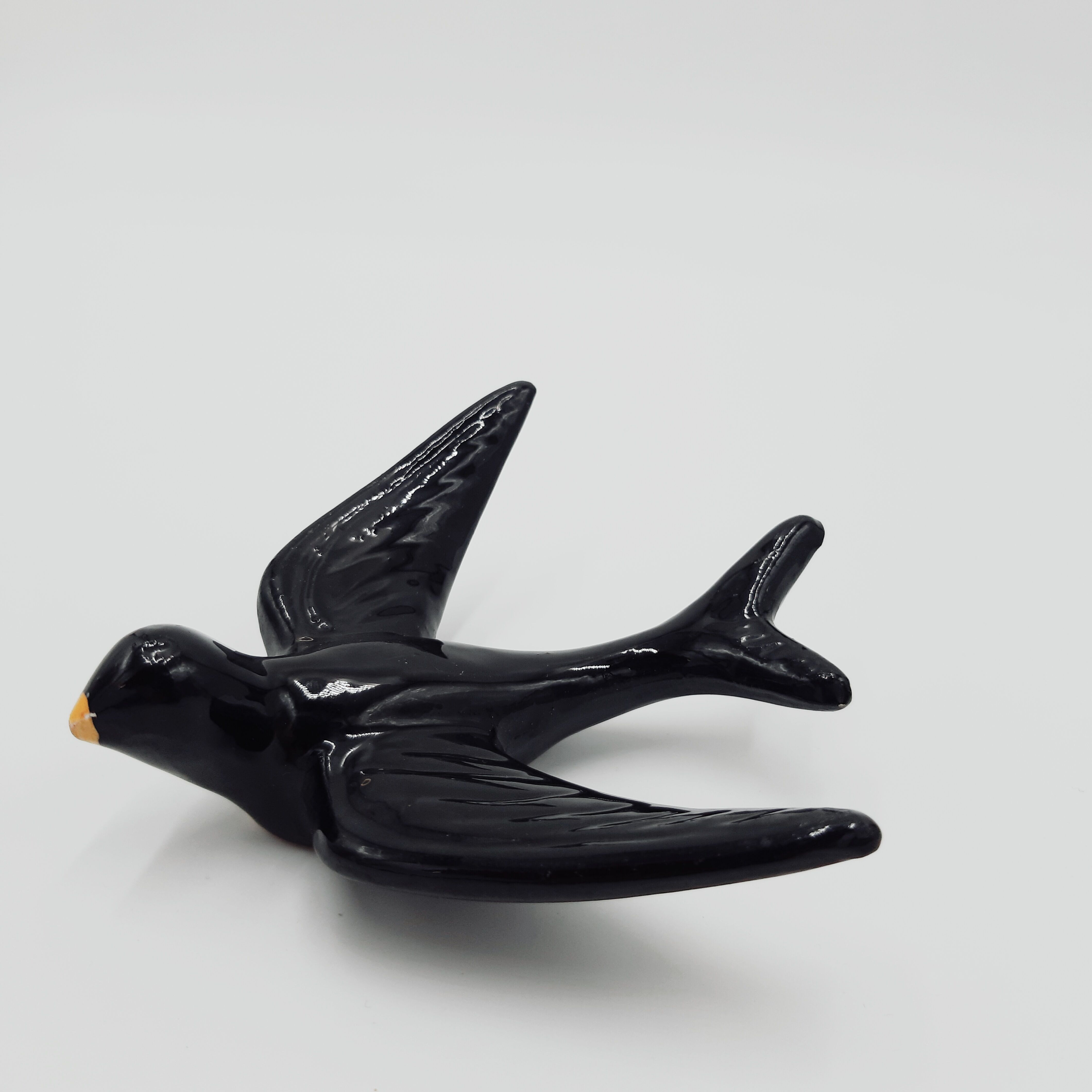 Ceramic swallow