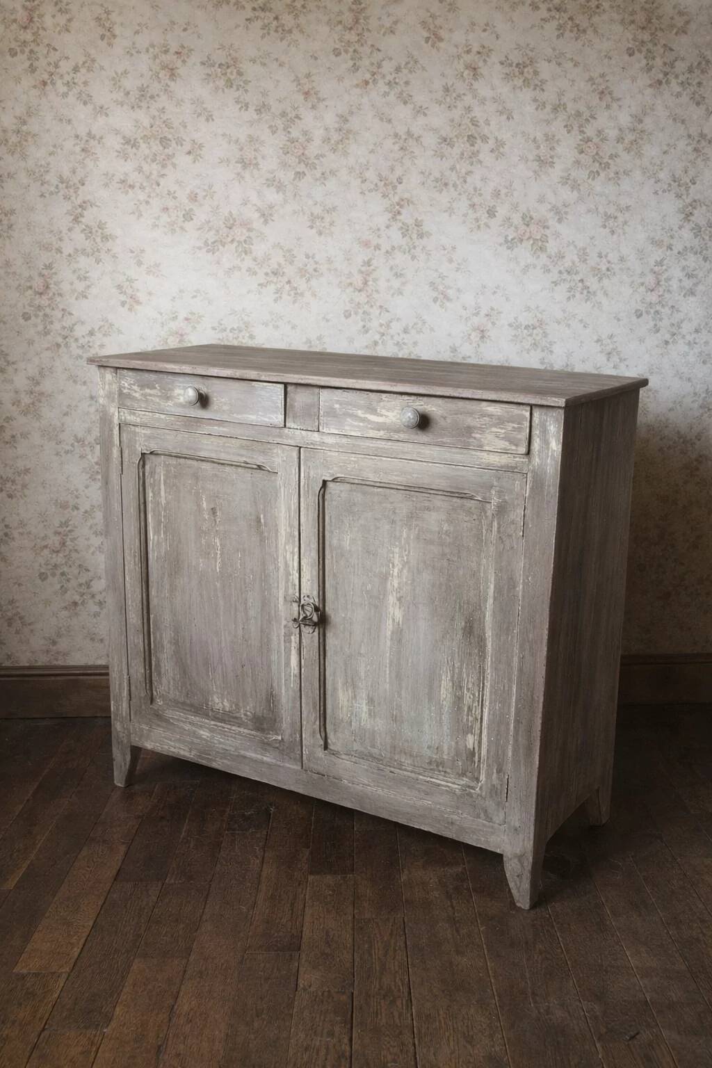 Parisian buffet in beech from the early 20th century with an antique finish.