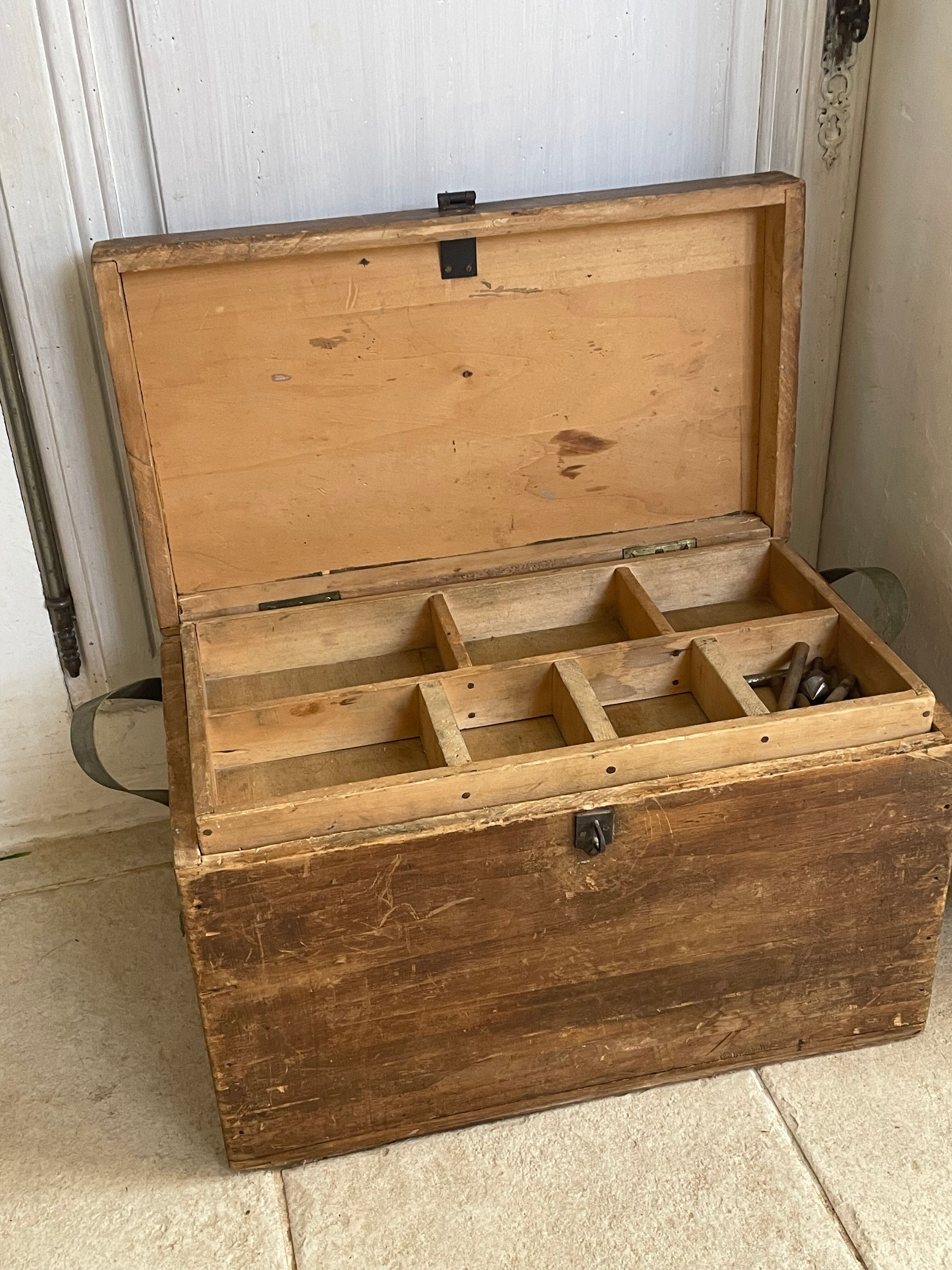 Wooden trunk Peugeot brothers
