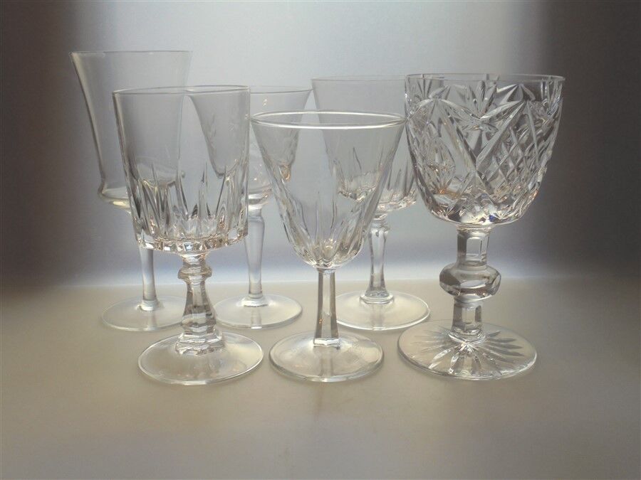Set de 6 anciens verres à pied dépareillés