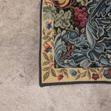 Tapisserie vignes et acanthes d'après William Morris en points des Meurins