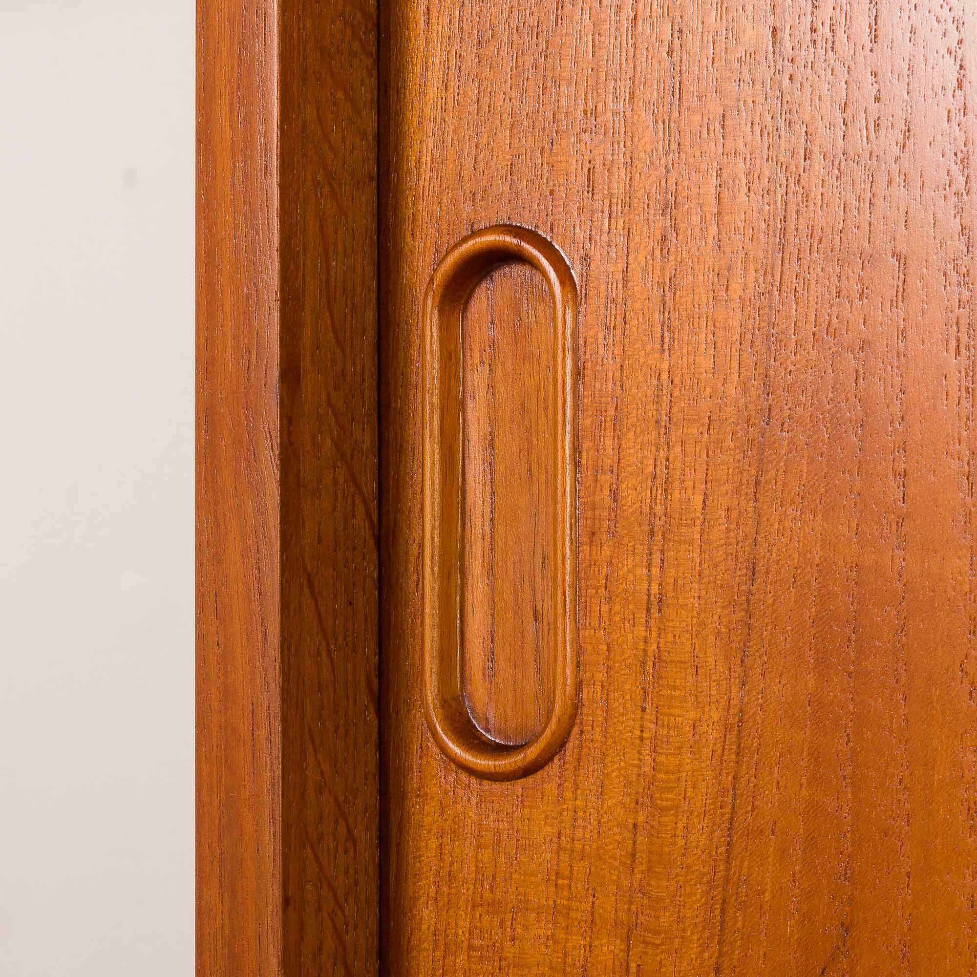Hansen and Guldborg extra wide shelving unit in teak, 1960s