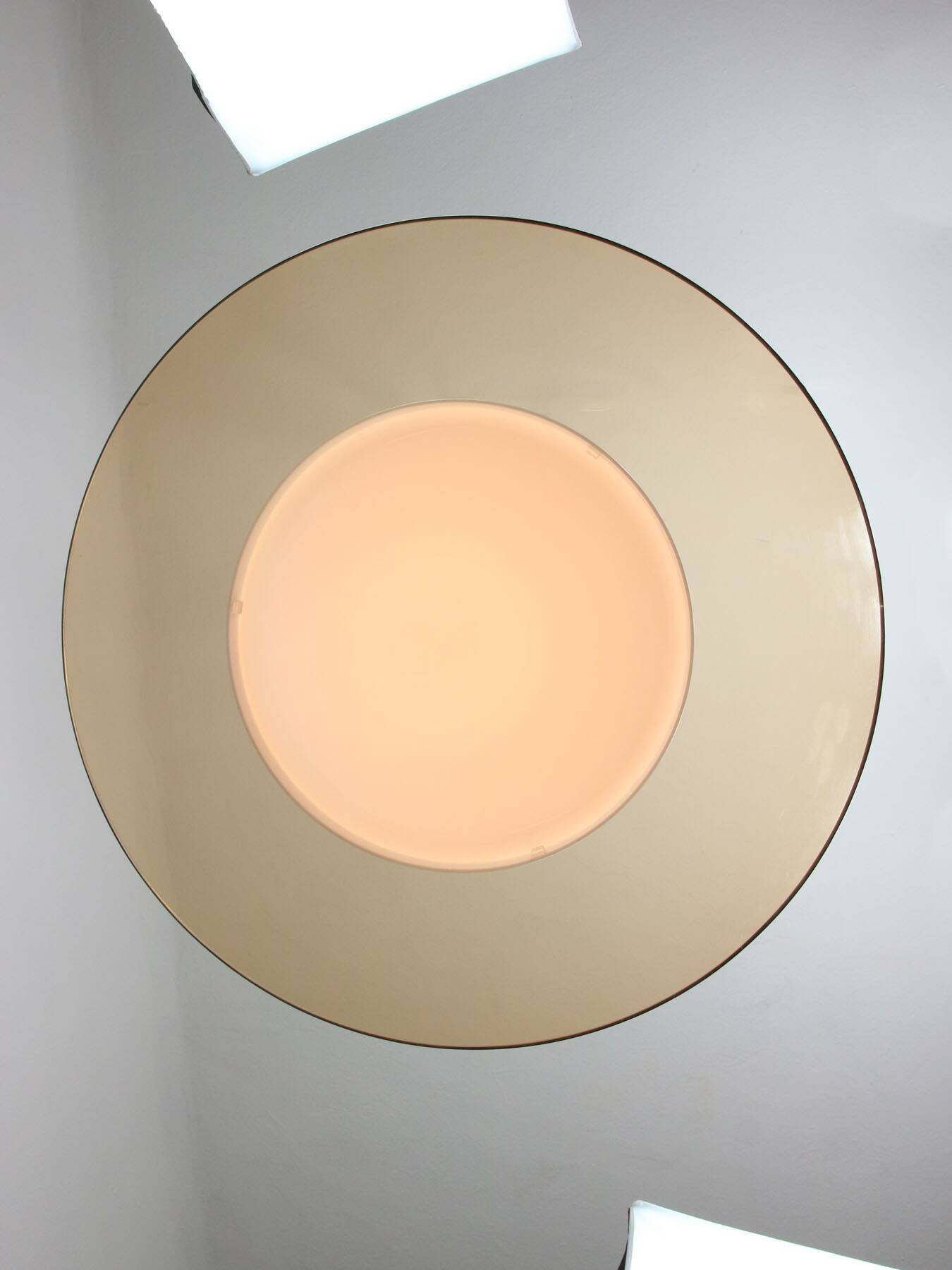 Lampe rare UFO Space Age de Guzzini en marron clair, années 1970