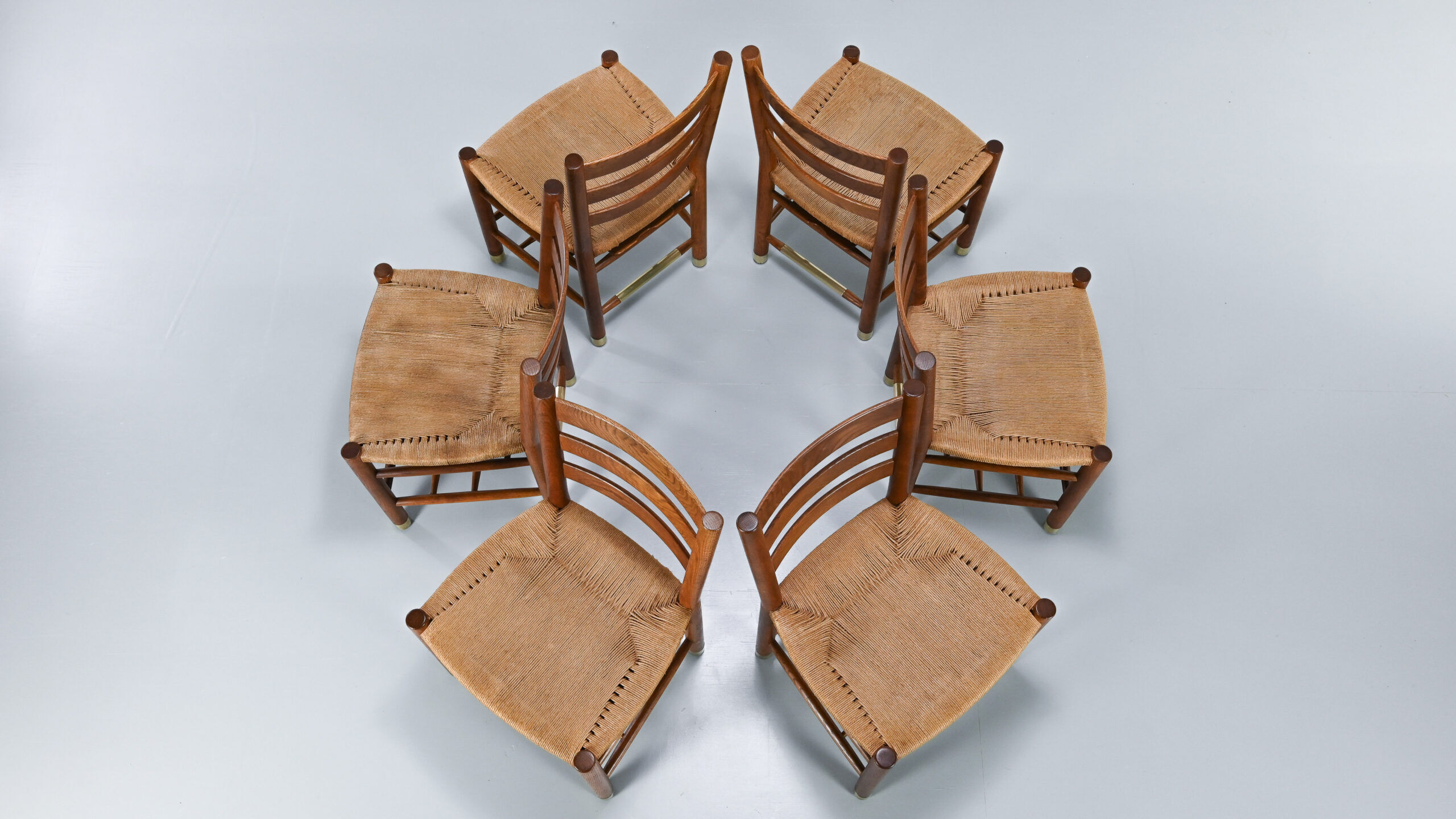 Viggo Hardie-Fischer, set of 6 Danish church chairs in oak for Sorø Møbelfabrik. 1950s