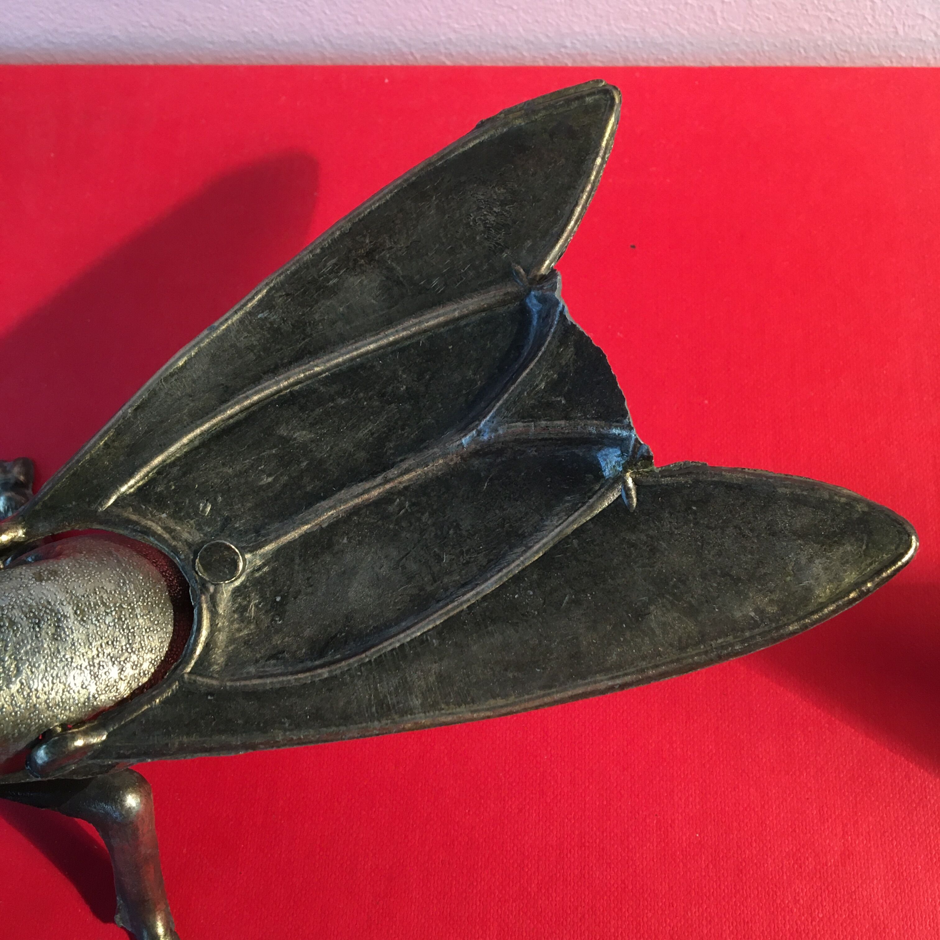 Fly ashtray golden metal