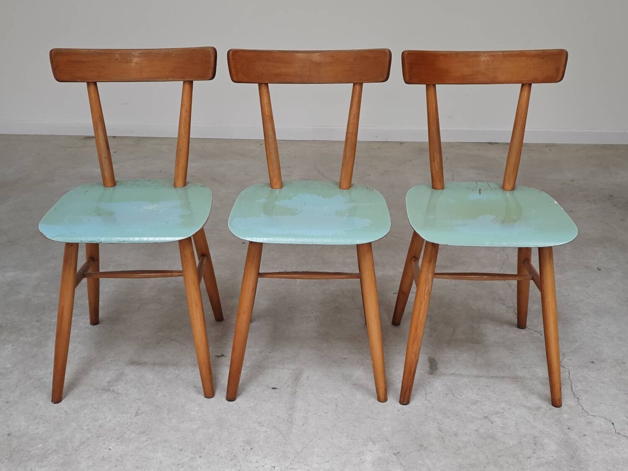 Set of 3 Czech TON Bystrice "Thonet" chairs, made of wood, 1960.
