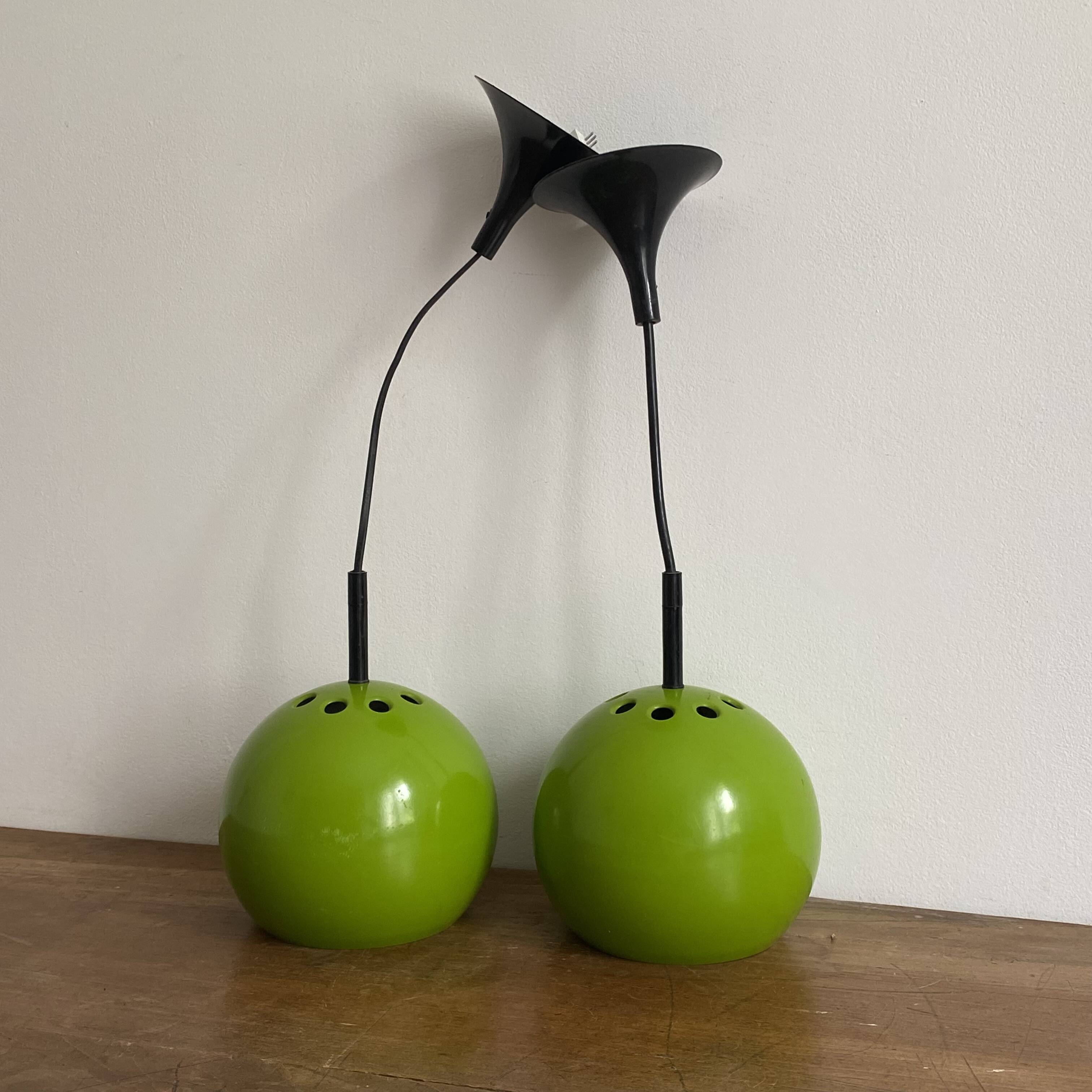 Paire de suspension eye ball par lita. 1970. vert.