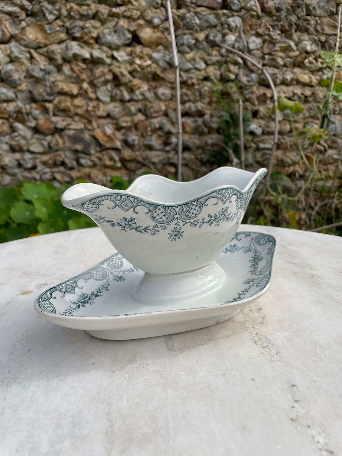 Saucière 1900 terre de fer modèle Versailles St Amand
