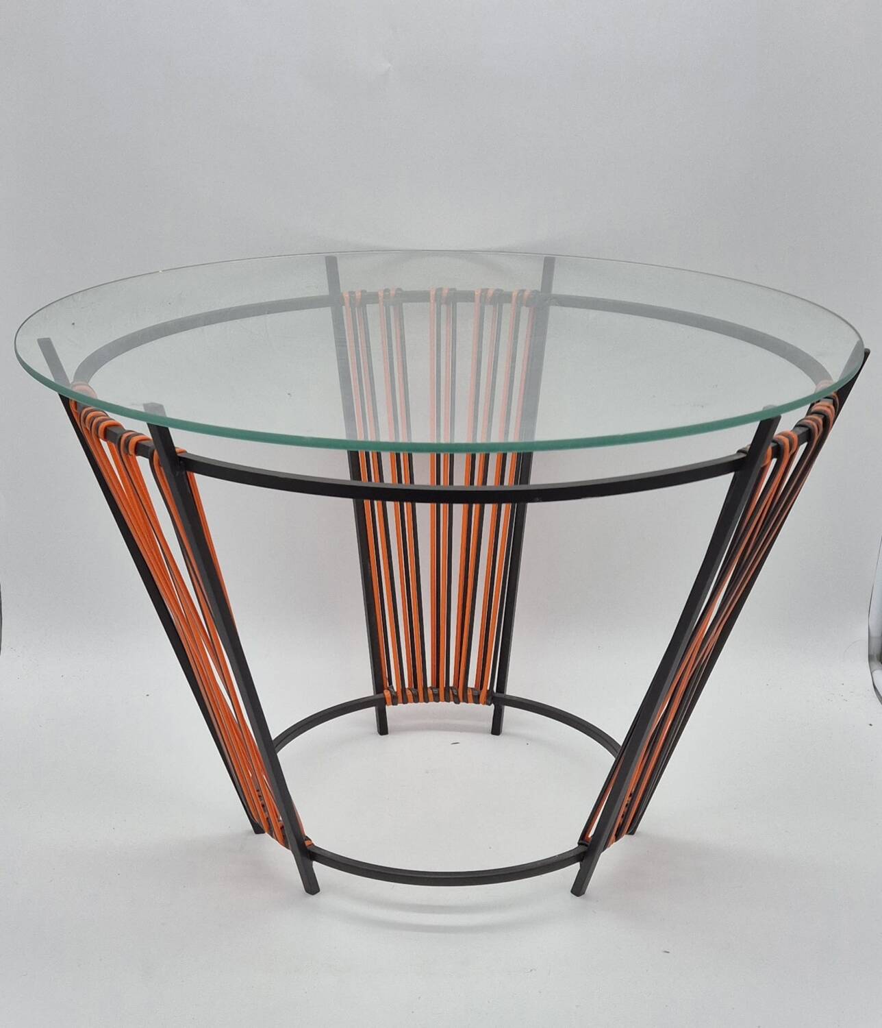 Design side table Un Autre Regard – Metal & glass