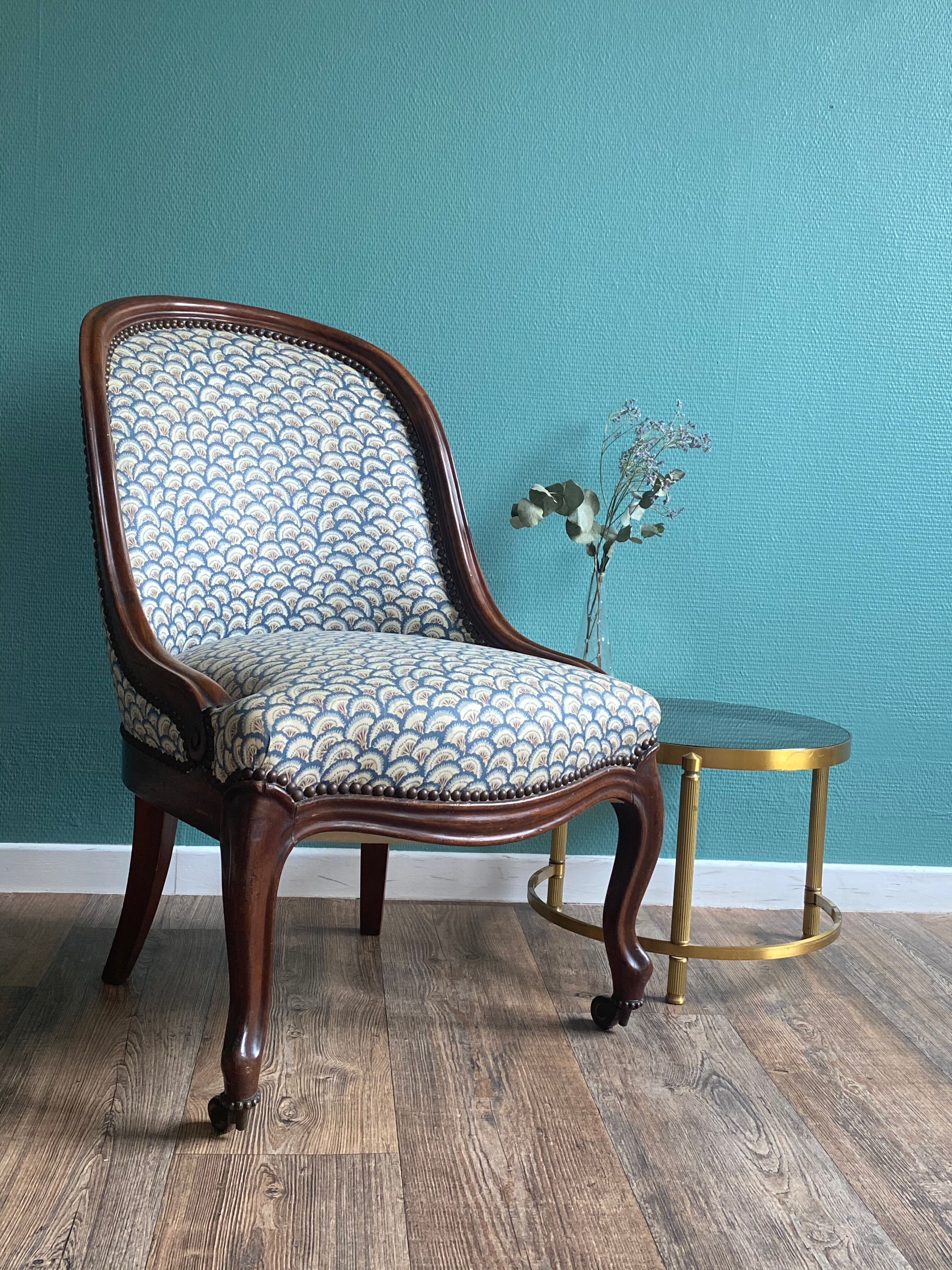 Blue shepherd's chair in mahogany era 19th