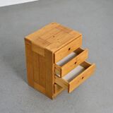 Commode en pin, les Arcs 1800, France