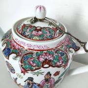 Chinese porcelain teapot flower characters