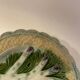 Ancienne assiette en barbotine, motif asperges
