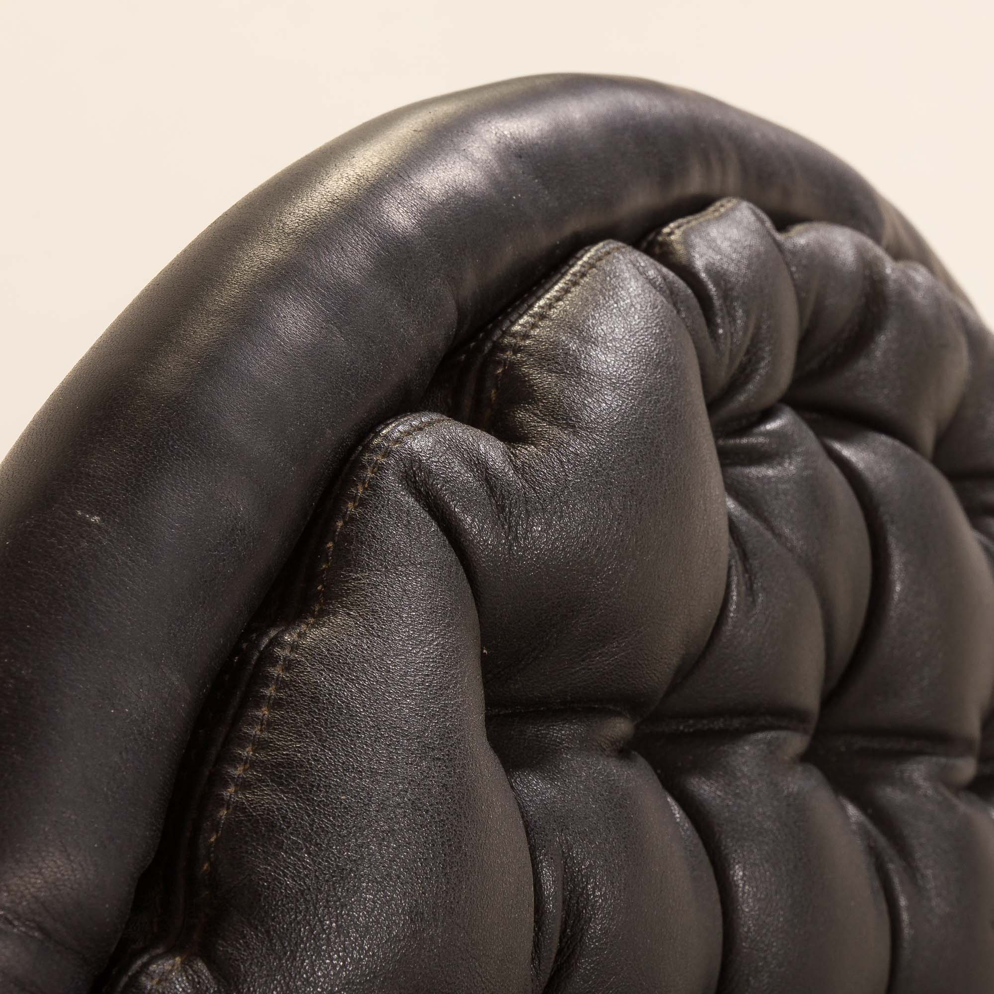 Verner Panton black leather chaise longue for Fritz Hansen, 1970s