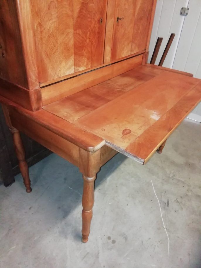 Louis Philippe senior office