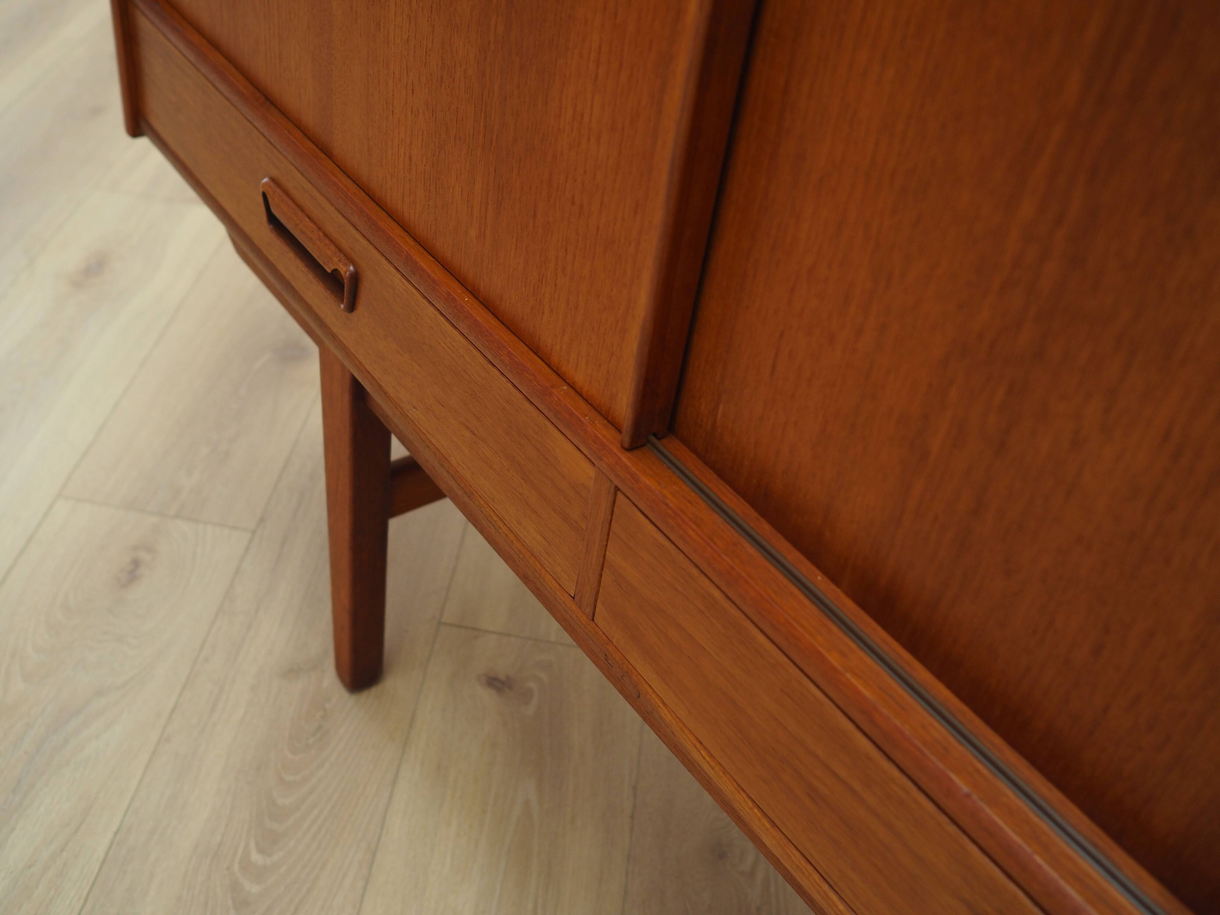 Enfilade en teck, design danois, années 1960, production : Danemark