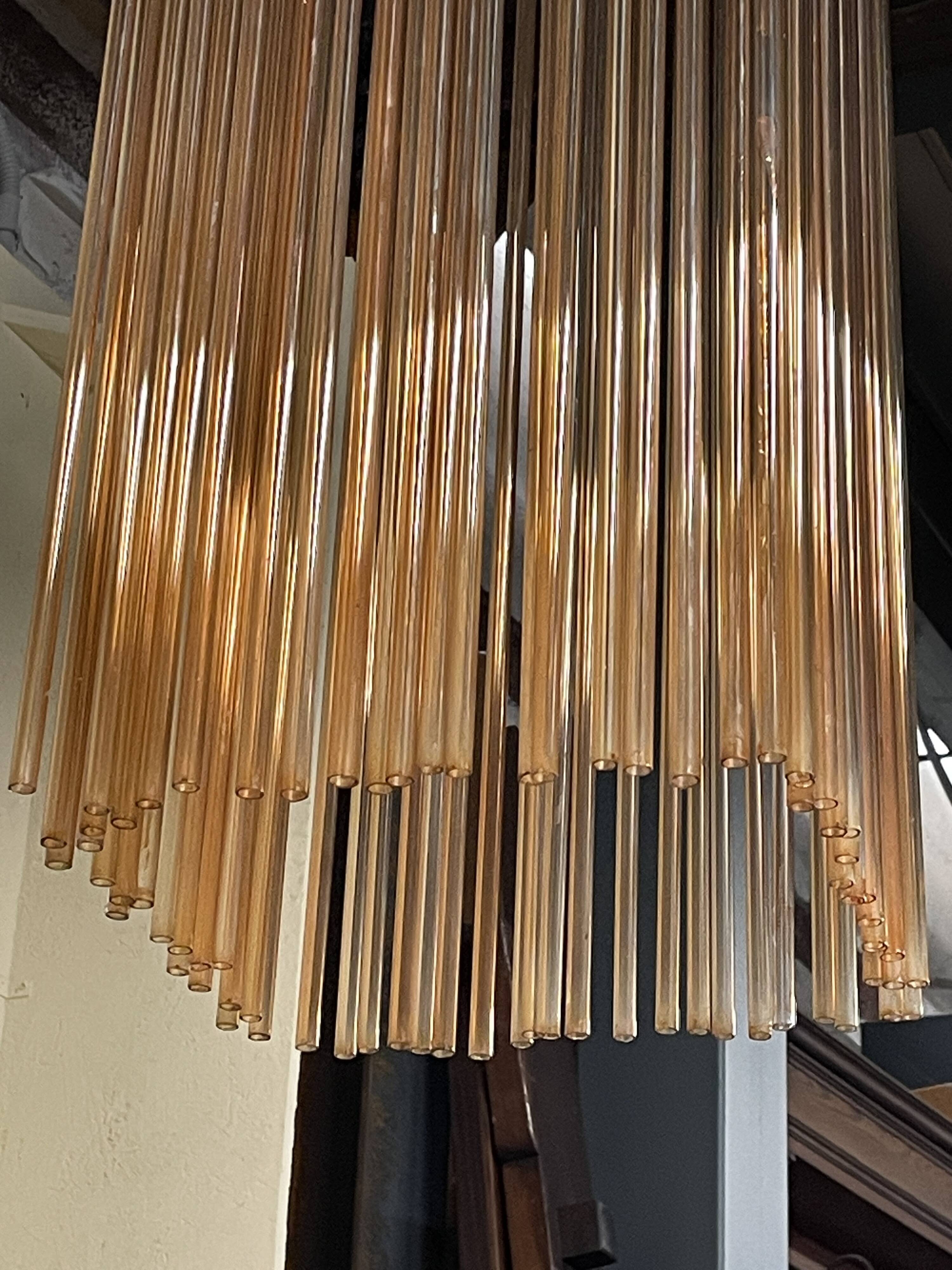 Suspension avec des tiges en verre et des pièces en métal et en laiton, 1970