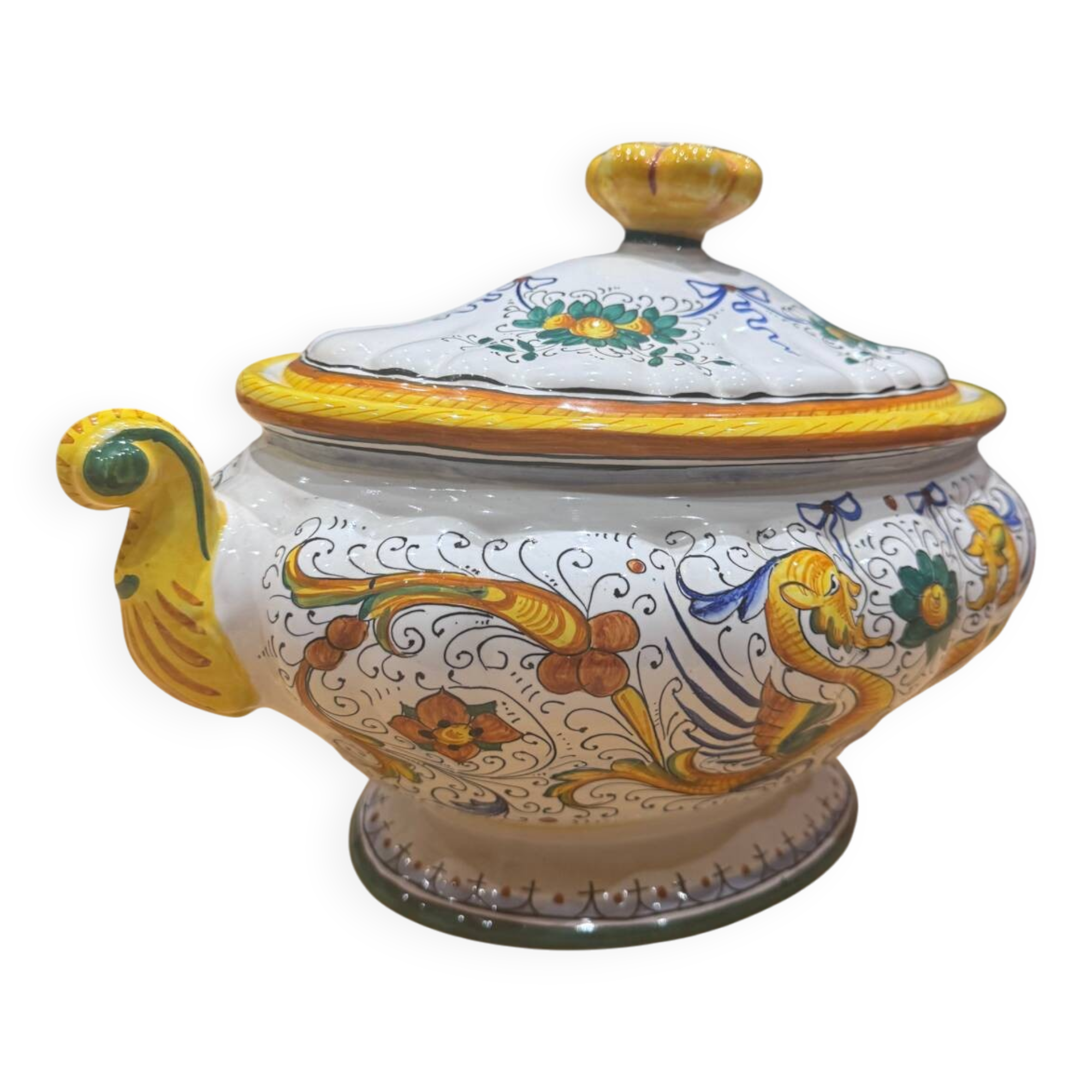 Hand-painted faience soup tureen from Deruta – Italy