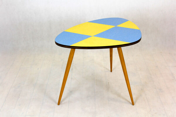 Table basse en formica de Drevopodnik Brno, années 1960