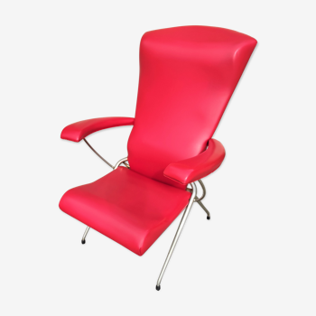 Fauteuil  en skai rouge annee 1950