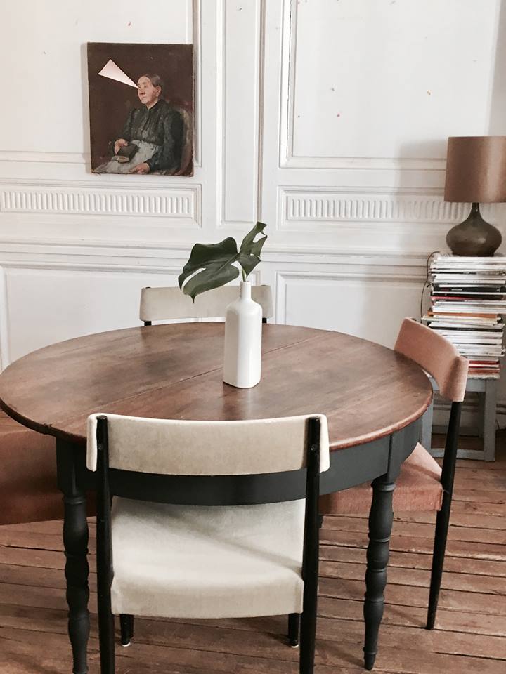 Round table solid wood old