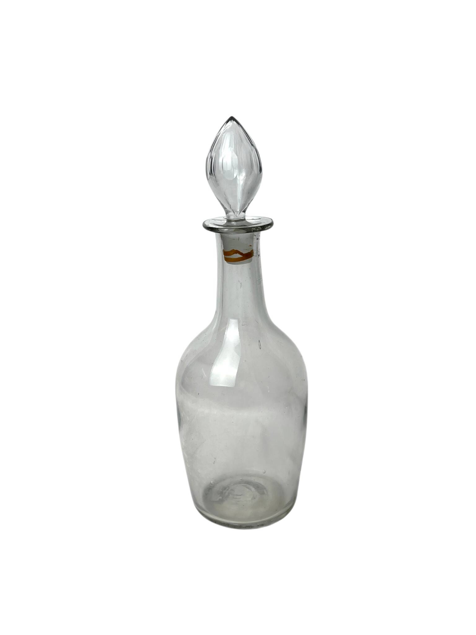 Tableware, large bottle carafe with stopper from the 19th century.