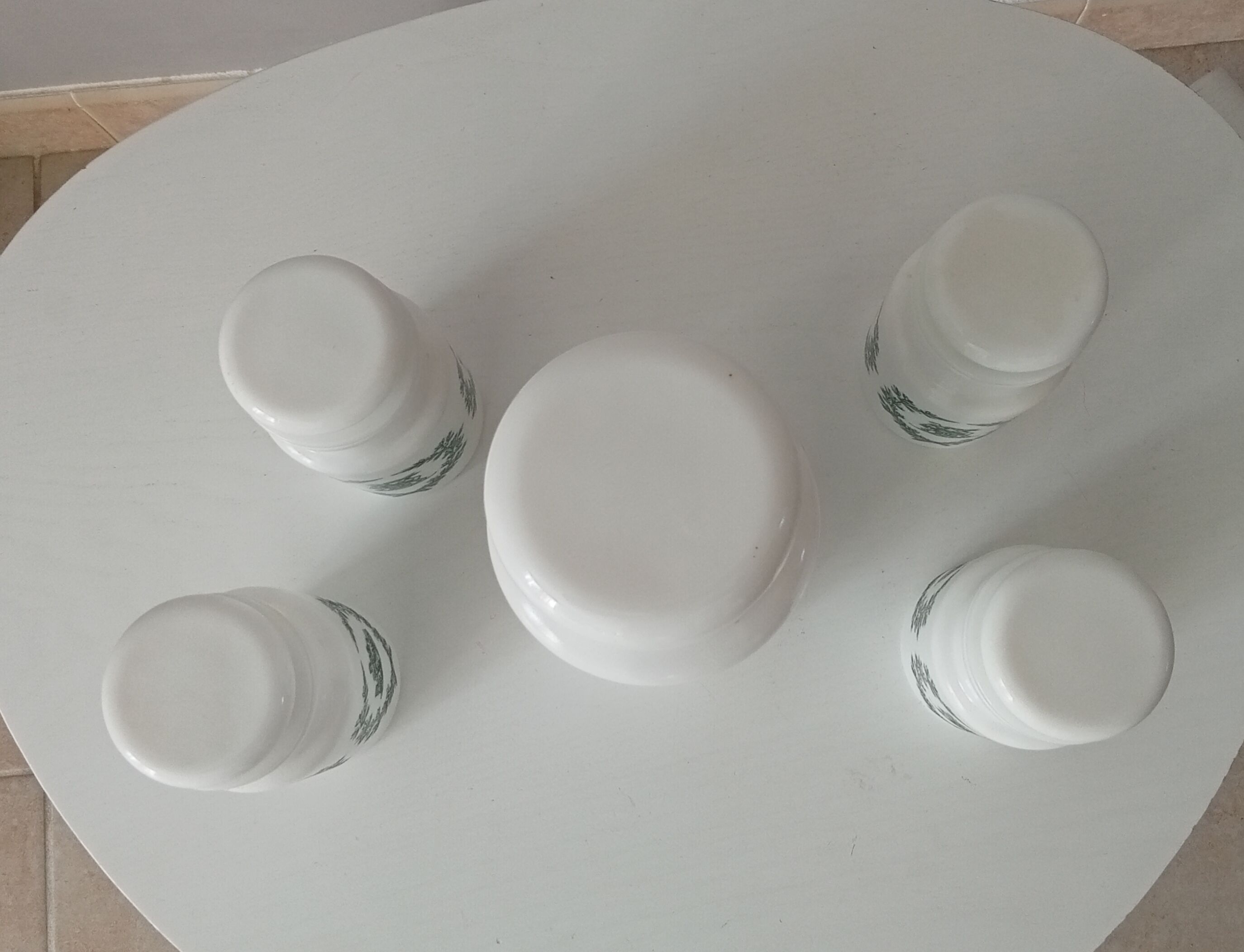 Set of vintage Italian opaline jars