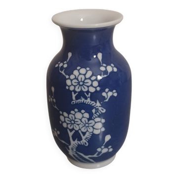 Small antique Chinese vase reproduction Chinese Qing Dynasty circa 1968