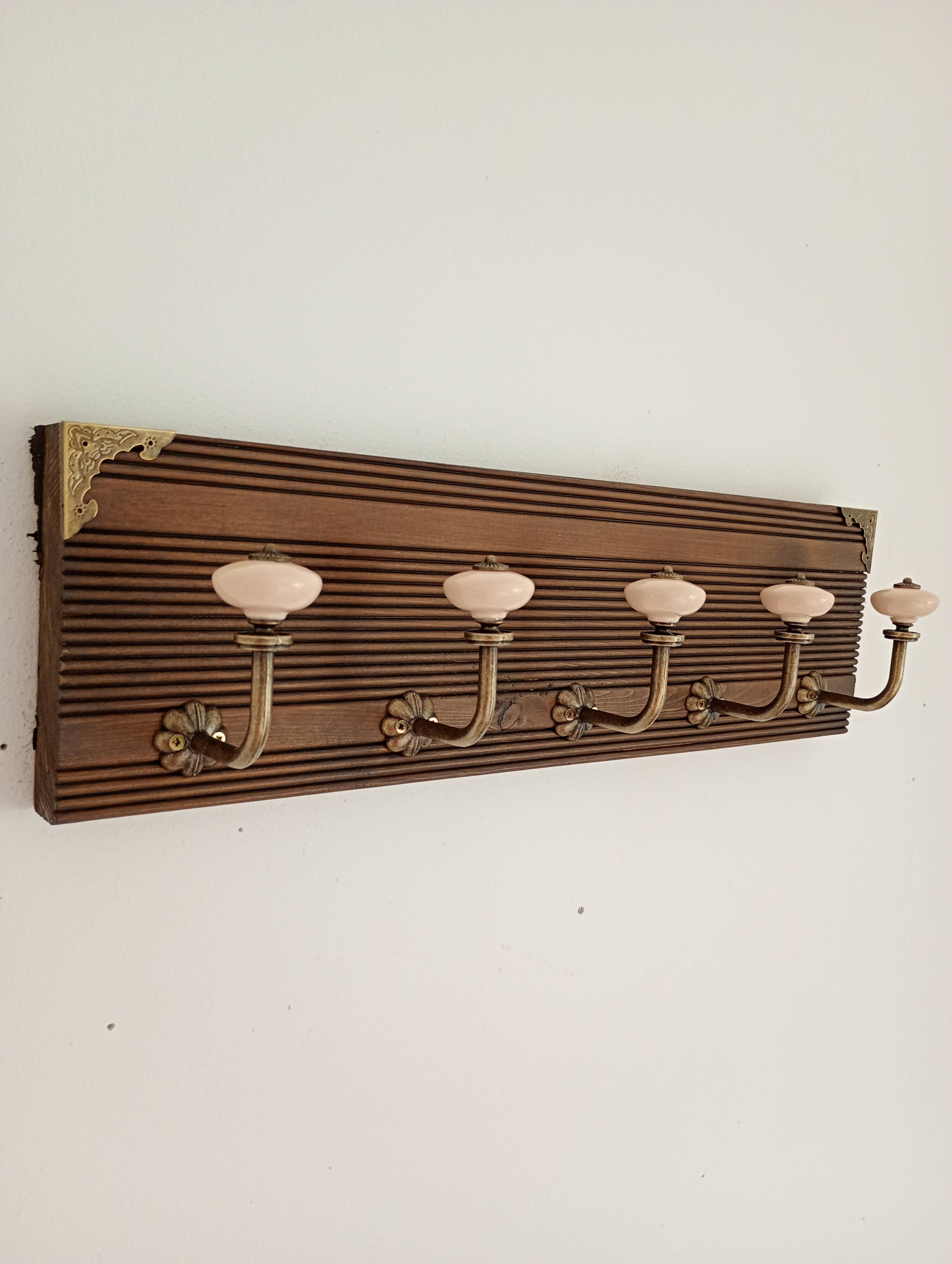 Wall coat rack 50 cm – 5 hooks in metal and cream ceramic