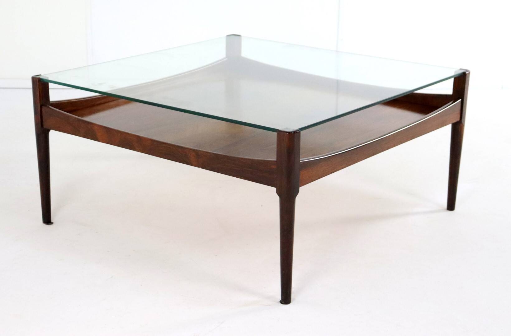 Mid-century rosewood coffee table 'Dokkum'