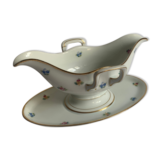 Porcelain sauce boat