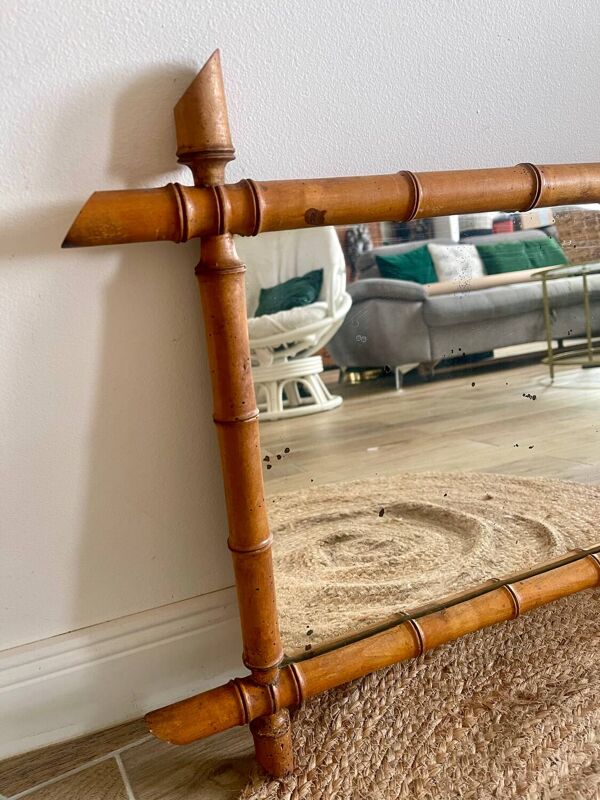 Miroir de barbier en bois tourné