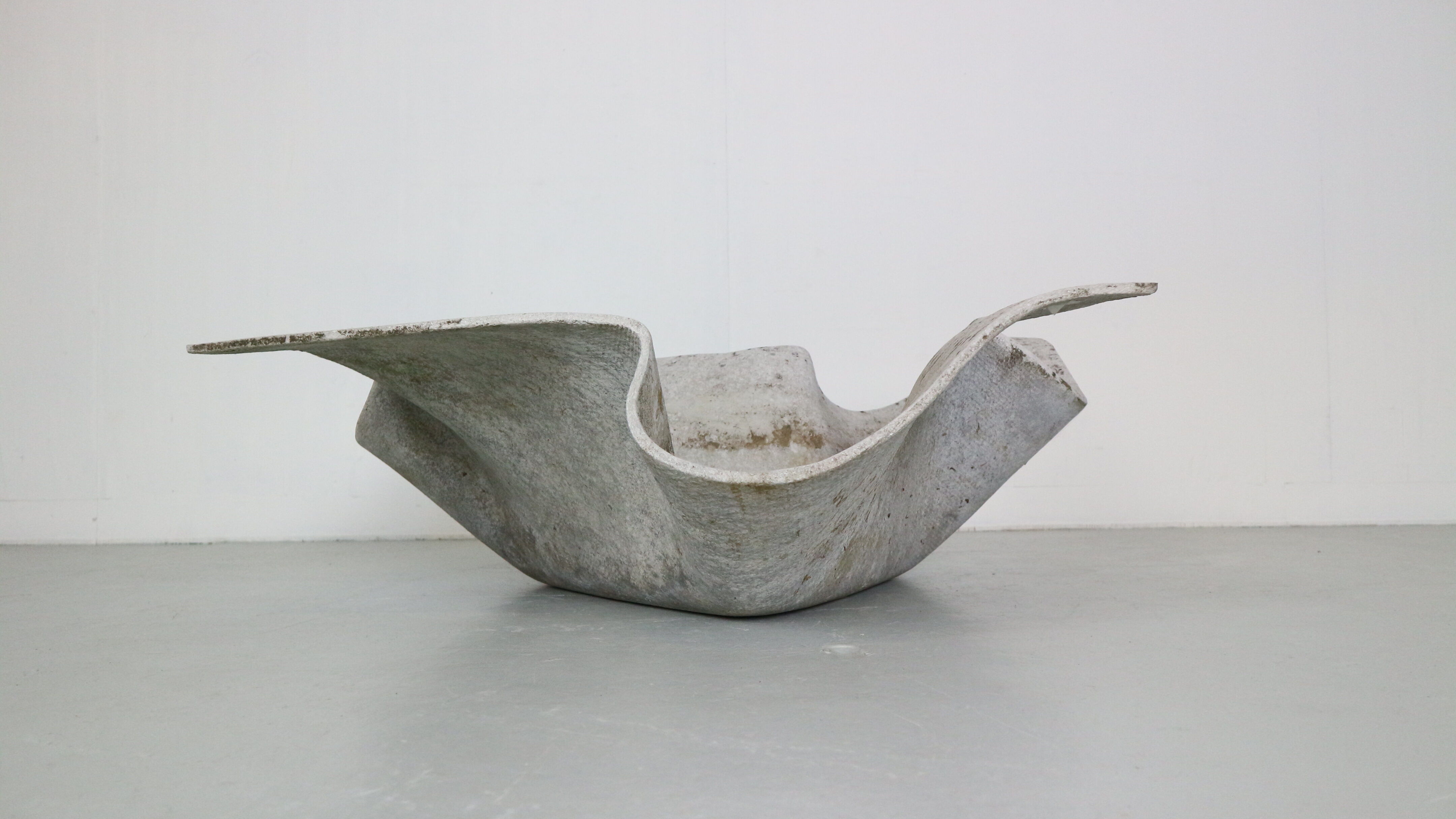 Jardinière en béton « Biasca » Elephant Ear par Willy Guhl, Suisse 1954