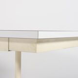 Extendable table from the 1950s