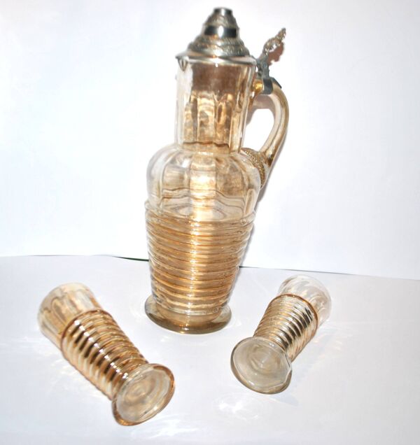 Theresienthal ? Broc bière aiguière et verres chope en verre irisé Bohème ou Allemagne